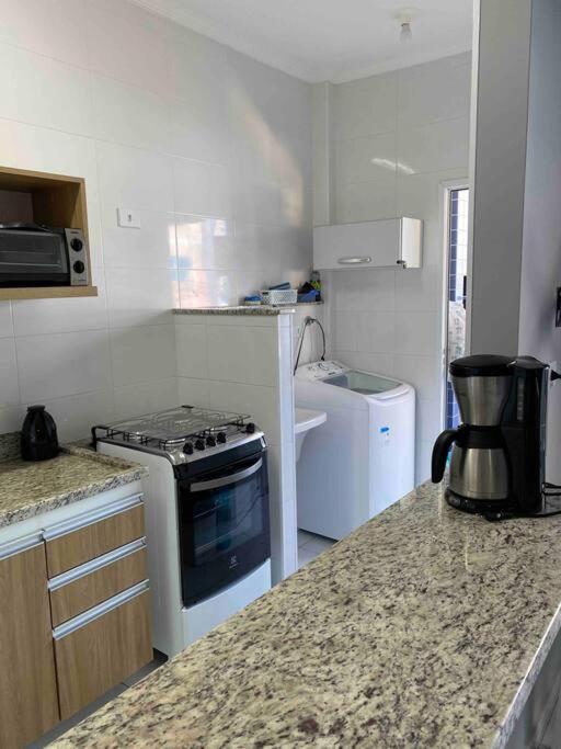 Apartamento Aconchegante No Itagua, Ar Nos 2 Quartos