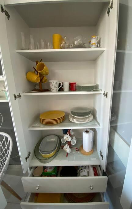 Aconchegante No Itagua, Ar Nos 2 Quartos Apartamento